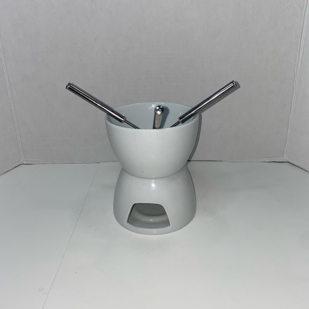 Crate&Barrel Ceramic Founde Set